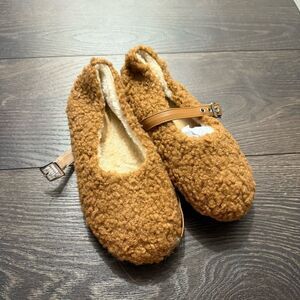 Cider Women’s 37 Brown Fuzzy Mary Jane Slipper Shoes New
